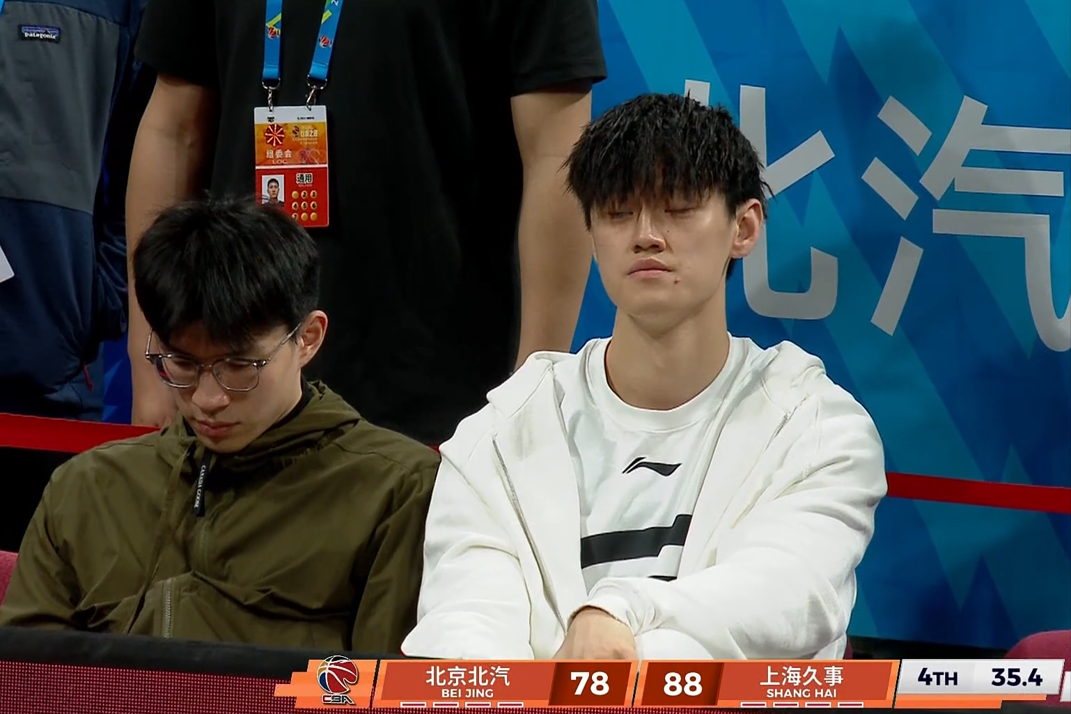 乐鱼官网-王哲林24+17力压周琦，19连胜！冠军外援9记三分